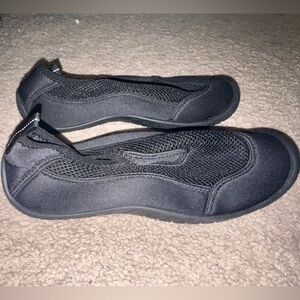Women’s Black Slip-On Mesh Water Shoes 8